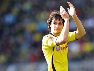 多特蒙德惨盘出局，卫冕之路迎难挑战