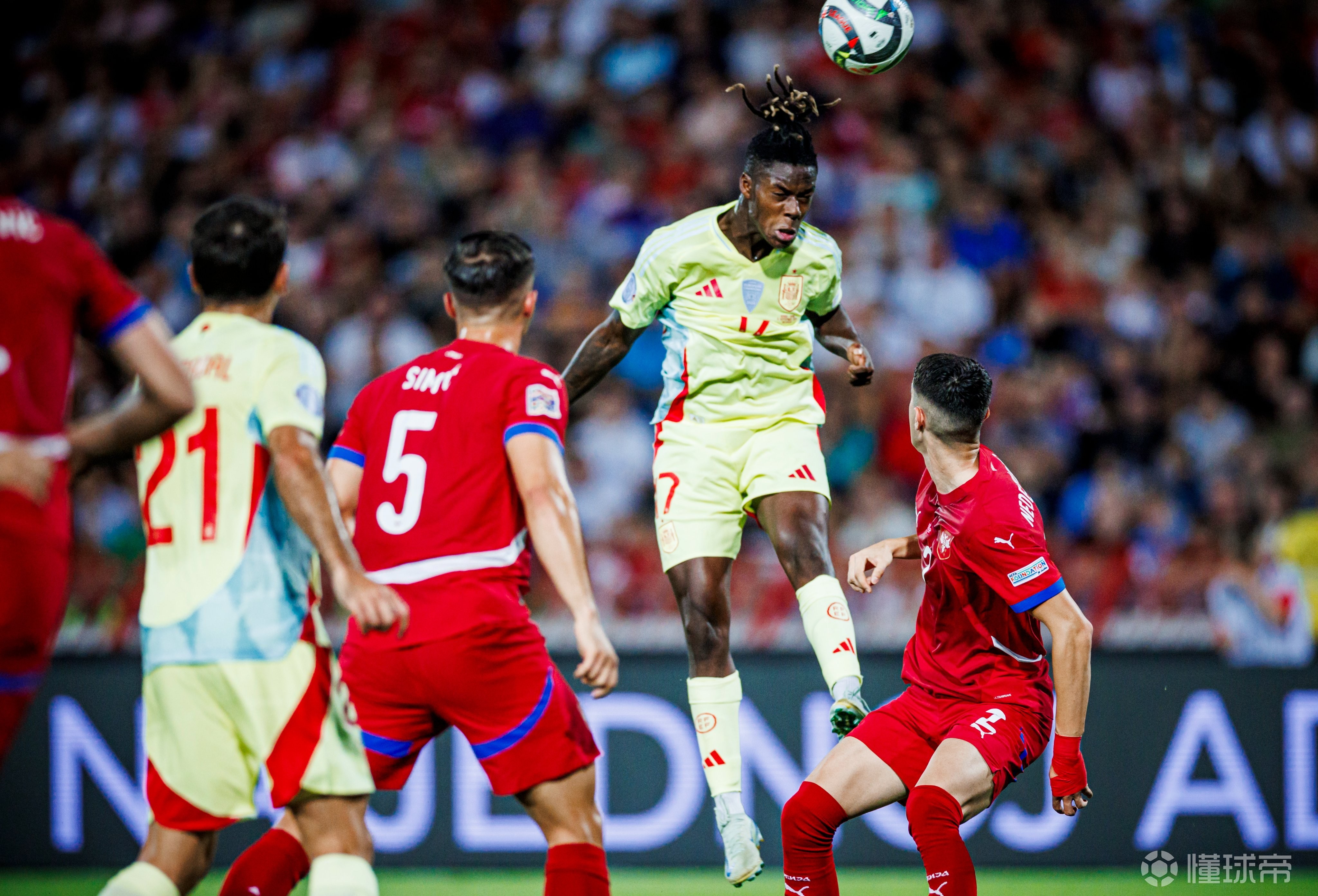 西班牙大胜瑞典，实现三连胜