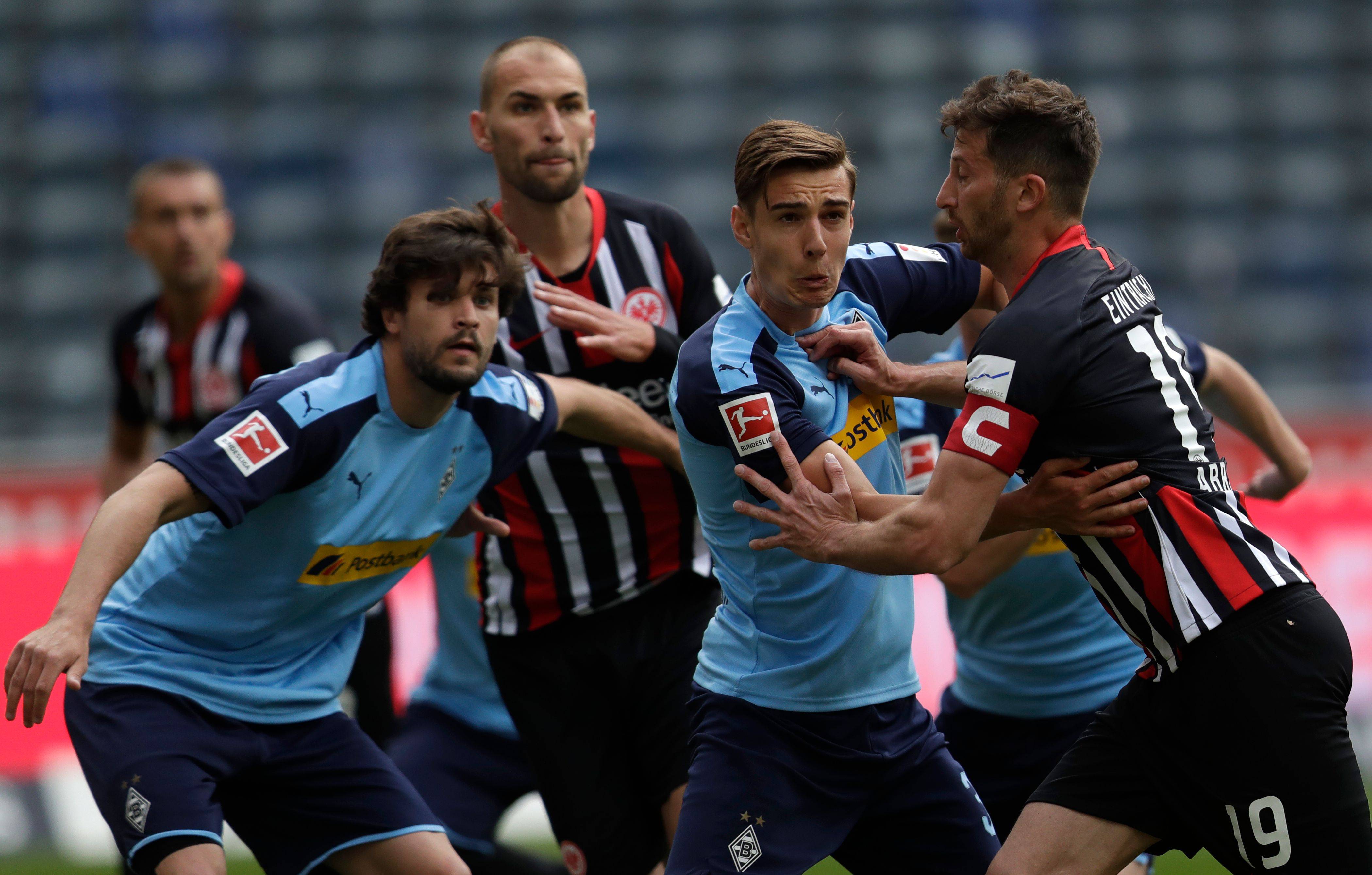 门兴格拉德巴赫备受球迷批评，球队需迅速调整状态