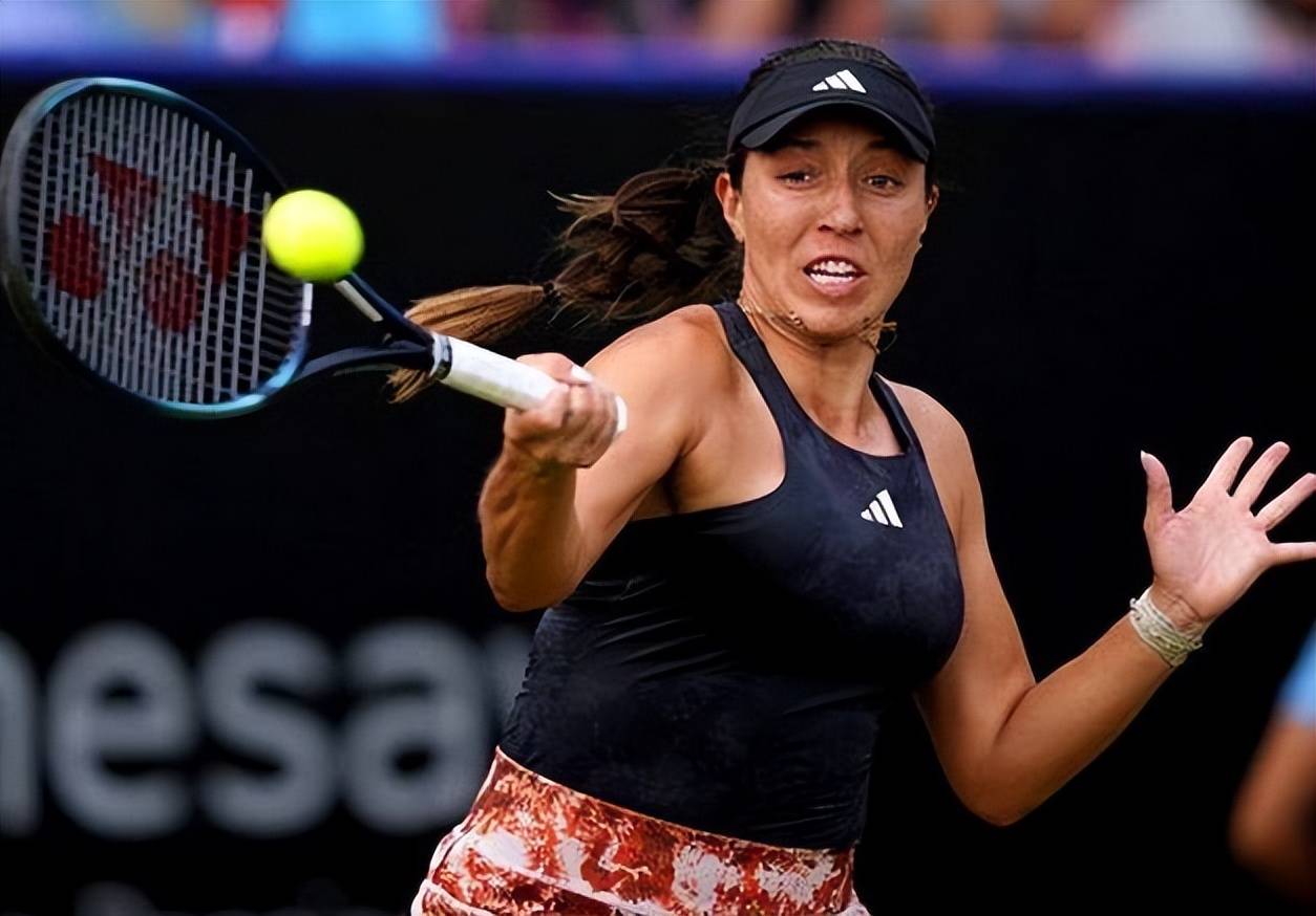 惊艳表现!天才球员闪耀赛场 惊艳表现!天才球员闪耀赛场