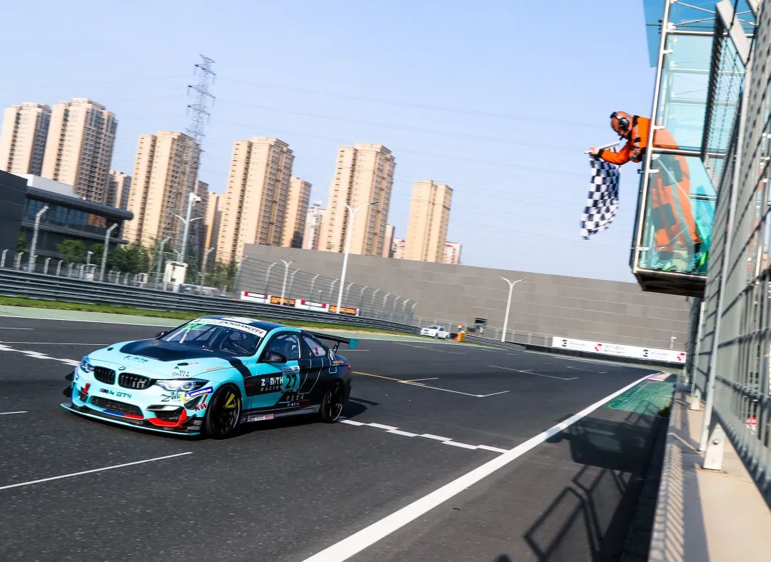 龙虎对决!劲旅对碰,激战一触即发 龙虎对决!劲旅对碰,激战一触即发