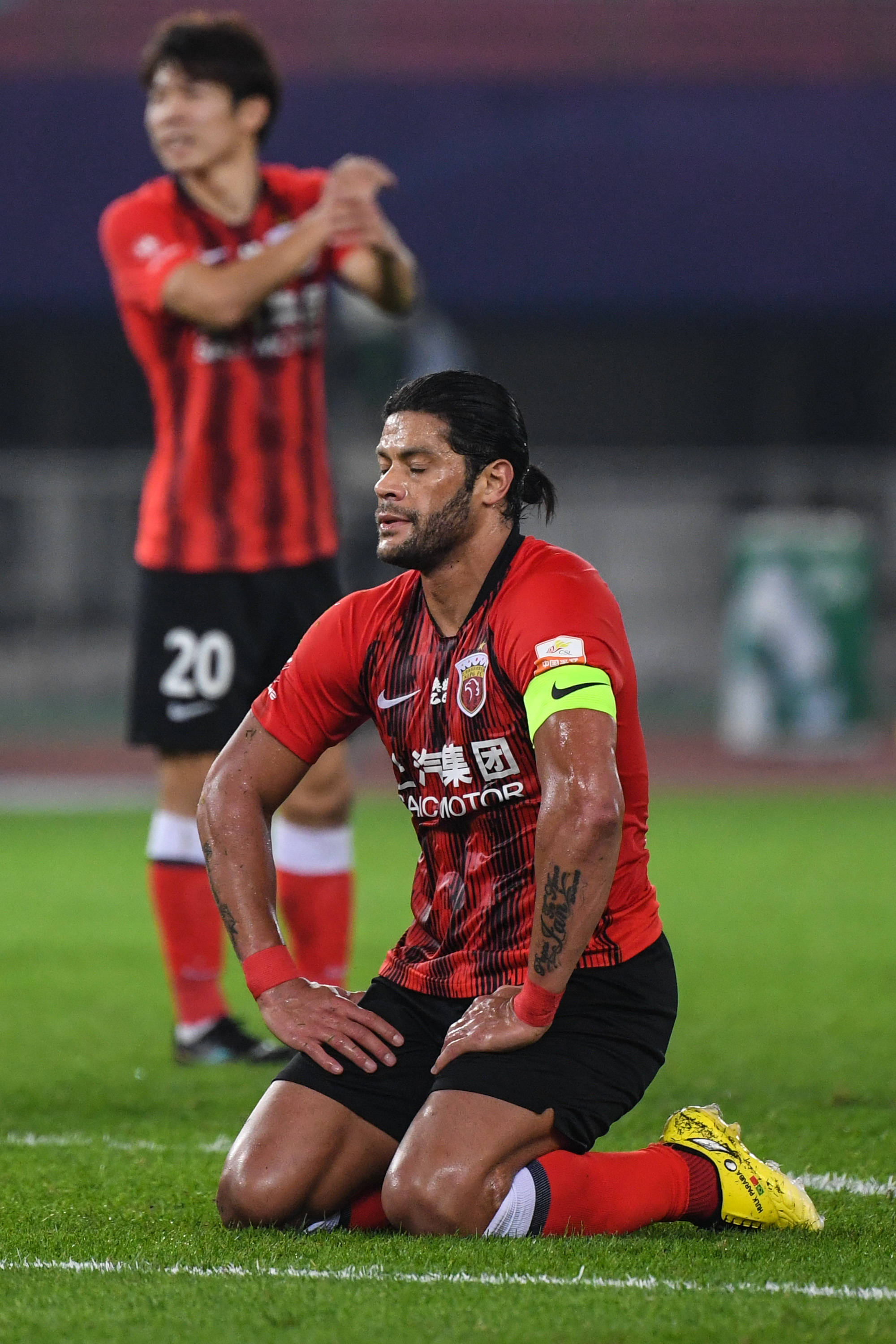 上海上港首发大调整，打破常规形成新风格