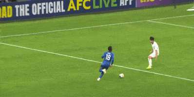 夺冠热门逐渐显现球队战术日臻完善 夺冠热门逐渐显现球队战术日臻完善