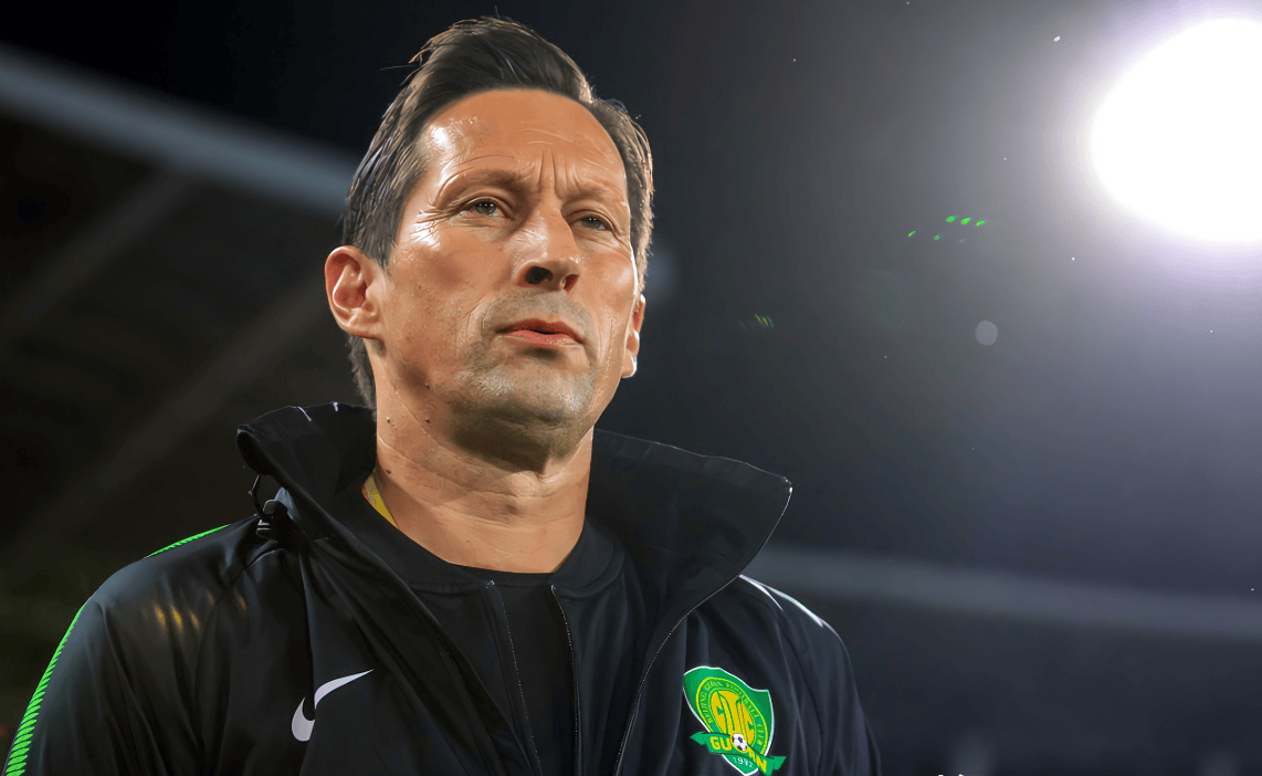 夺冠热门逐渐显现球队战术日臻完善 夺冠热门逐渐显现球队战术日臻完善