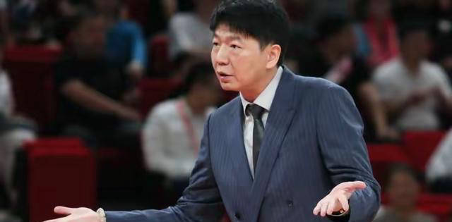 广东队主帅调整战术，带领球队踏上胜利之路