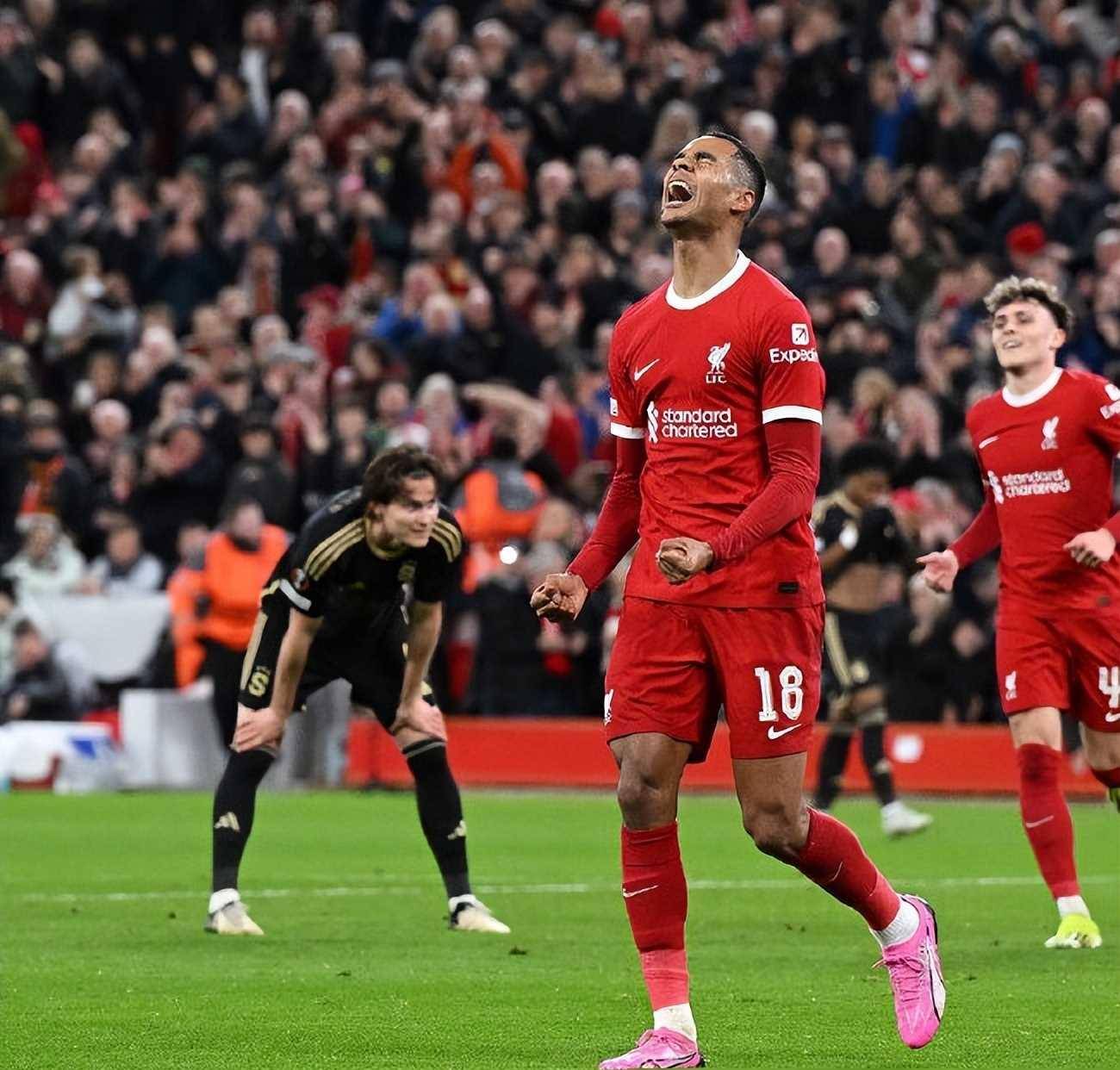 利物浦球员康复训练，为重返球场做好充分准备