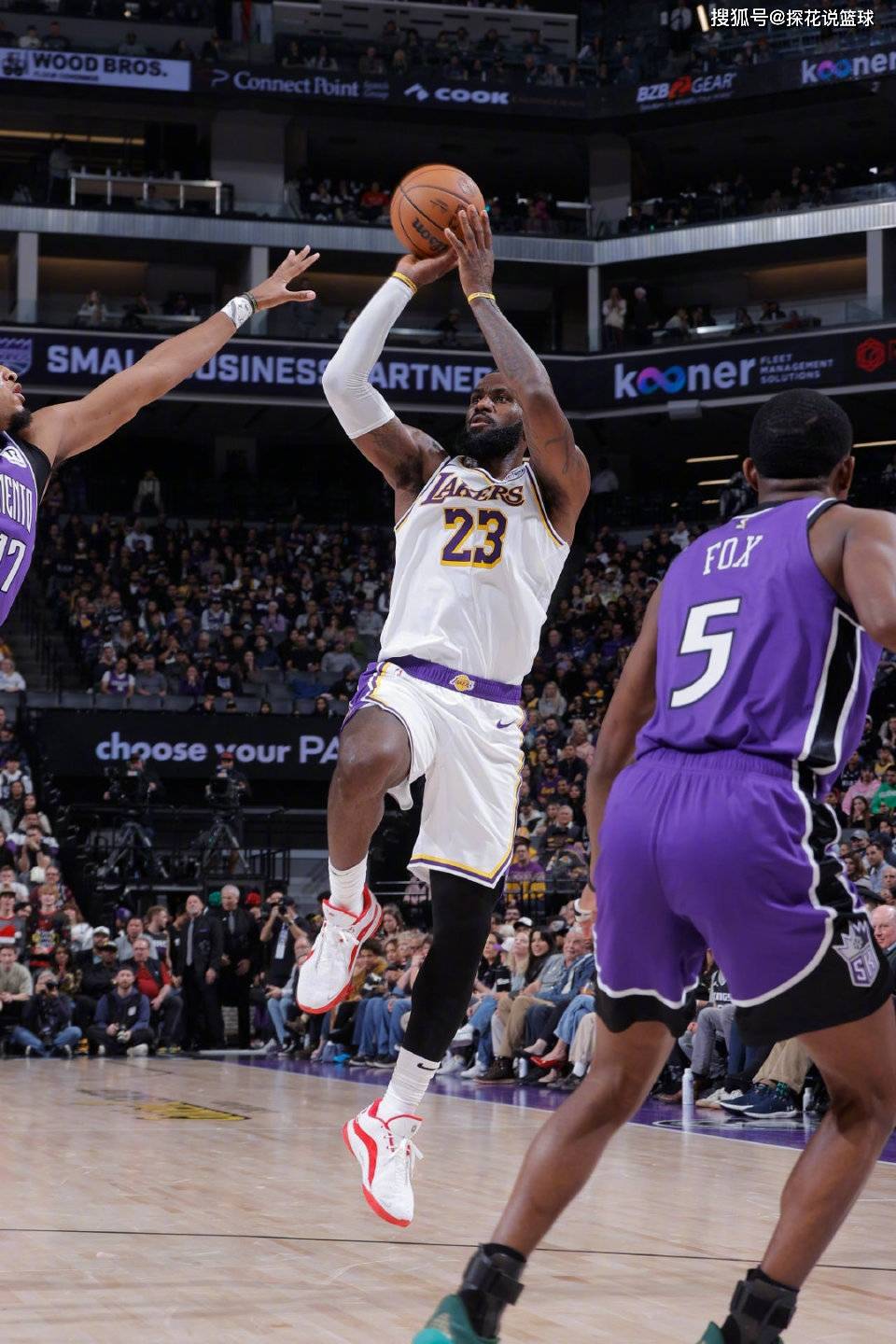 湖人大胜对手，主场豪取胜利