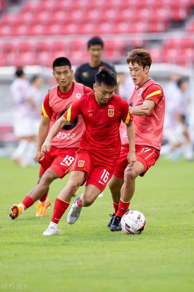 中国足球队在全球比赛中展现实力