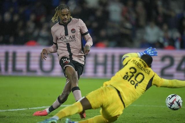 巴黎圣日耳曼客场不敌雷恩，客场连败