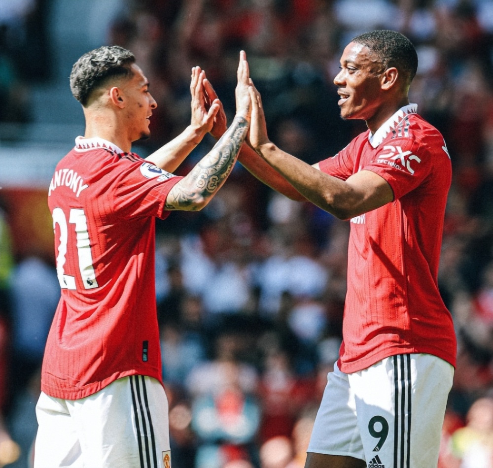 梅西轰炸对手，拜仁5-0大胜！