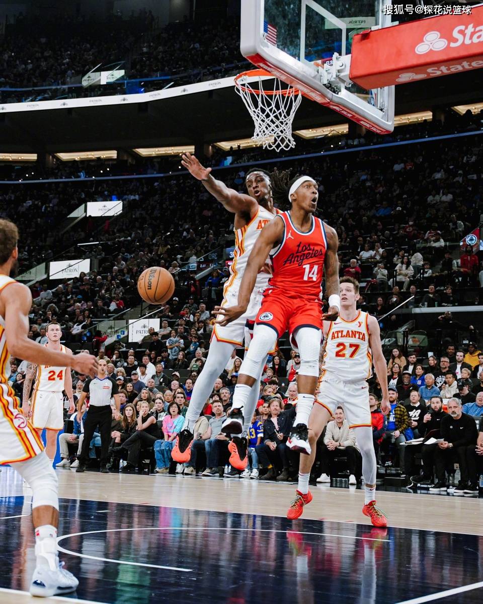 快船主场大胜，仍被逐渐拉开差距