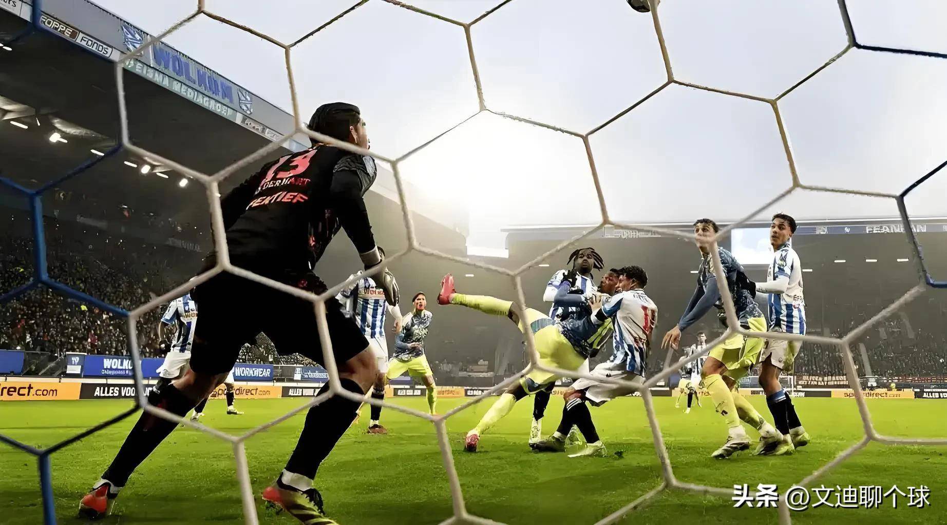 亚冠比赛上演悬念连连，球队实力对拼斗智斗勇