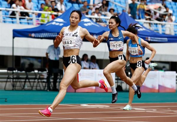 中国田径运动员打破世界纪录获得冠军