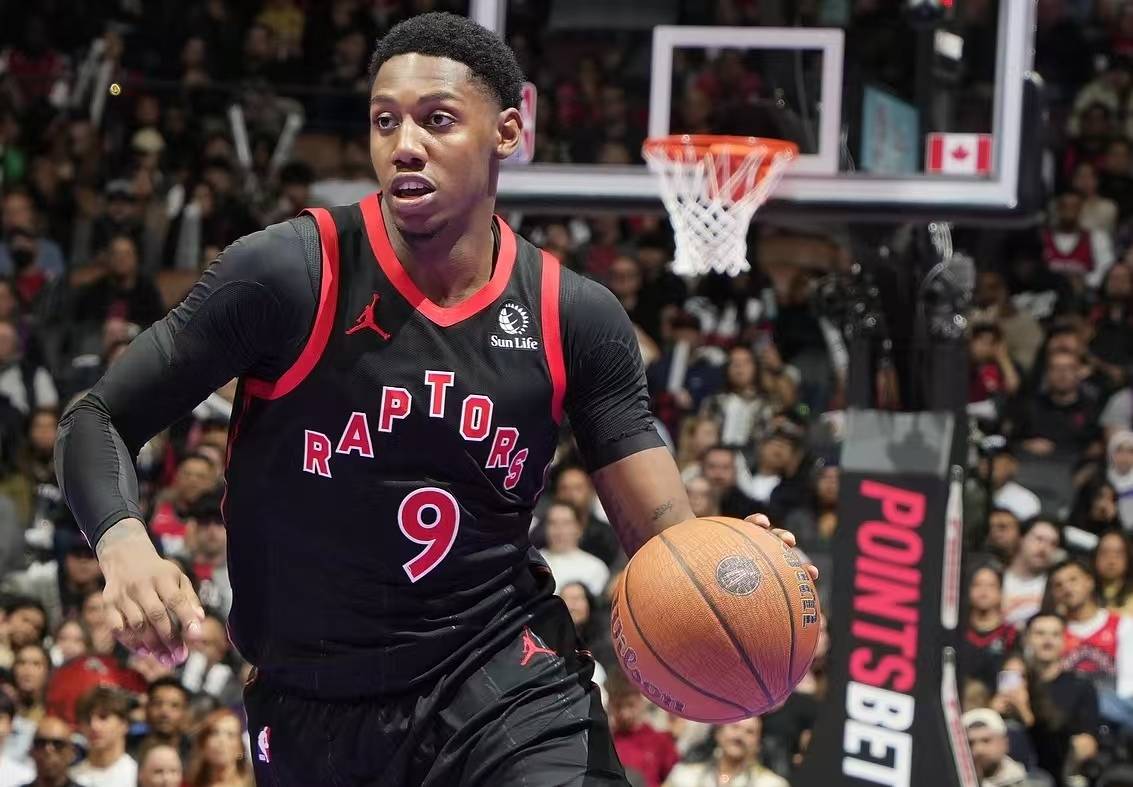 年轻球员崭露头角，一夜之间成为球队得分王