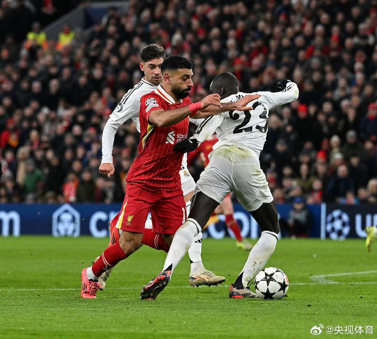 利物浦将对手巴黎圣日耳曼，战斗即将爆发