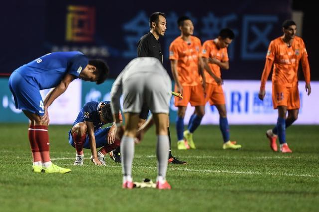 河南建业客场大败，保级形势岌岌可危