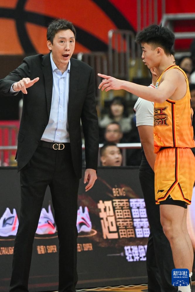 江苏男篮主场不敌安徽，遗憾失利！