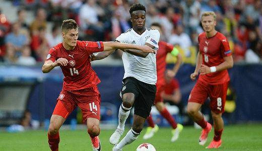 擦肩而过！欧预赛球员实力匹敌