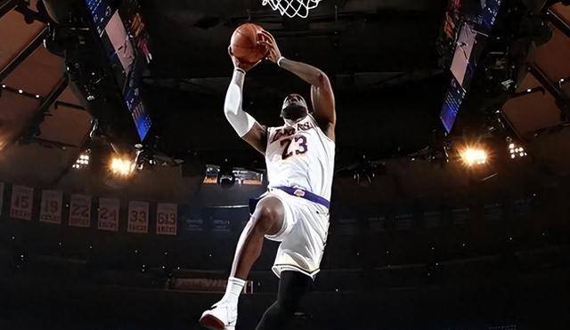 篮球巨星詹姆斯连续五场比赛得分破百