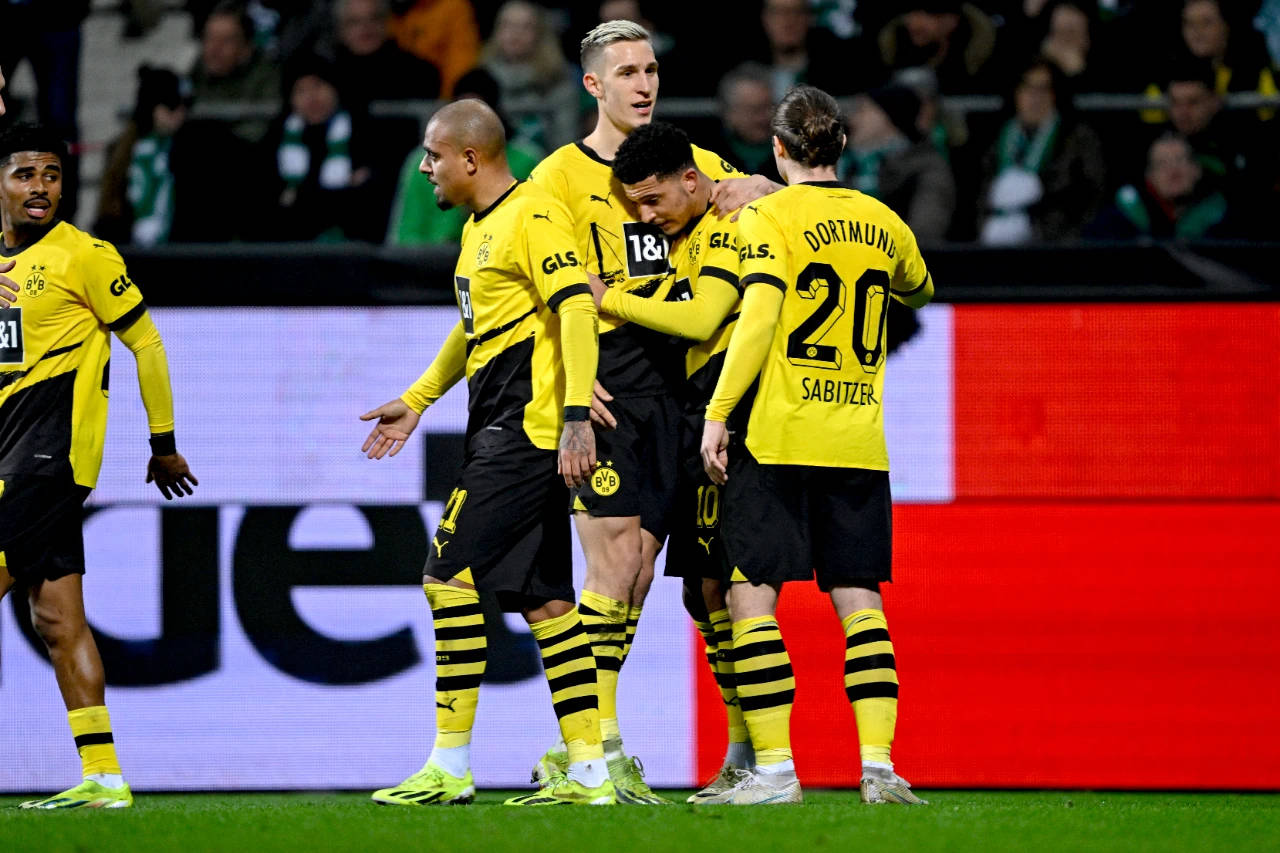 多特蒙德出其不意,逆转击败对手 多特蒙德出其不意,逆转击败对手