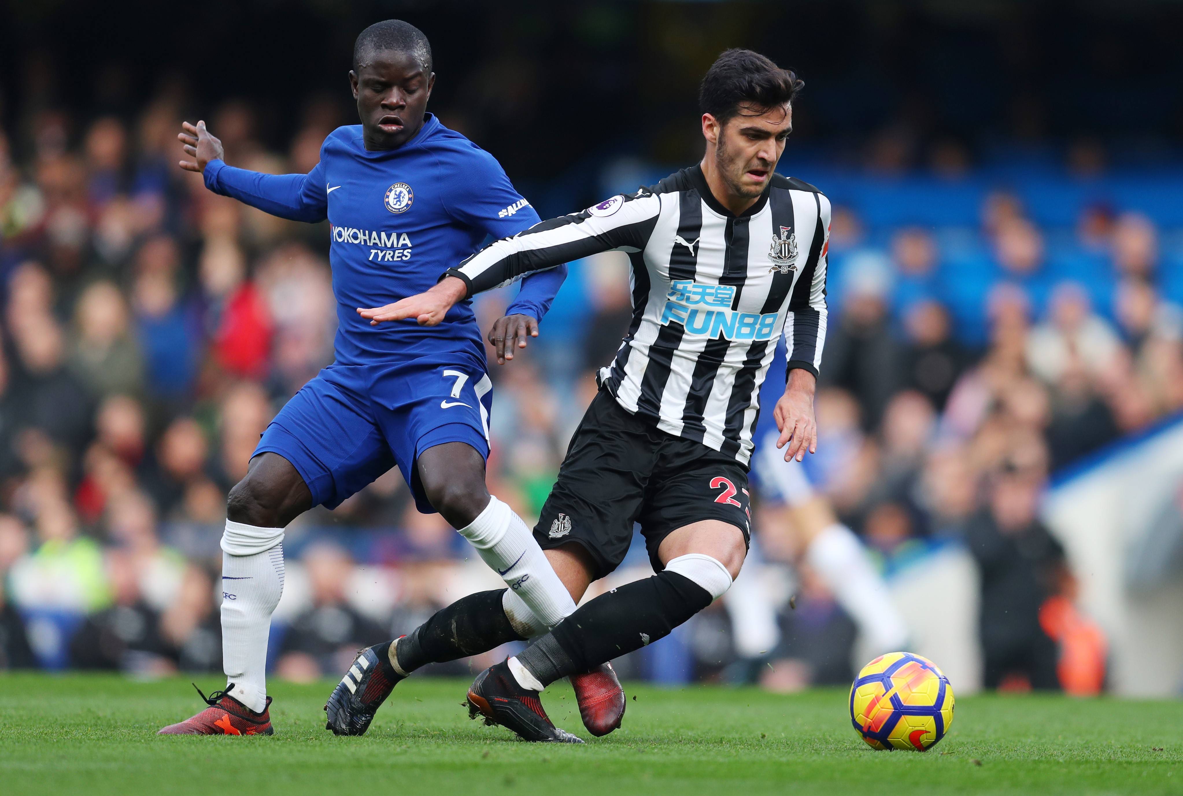 切尔西球员战术灵活化解危机彰显实力