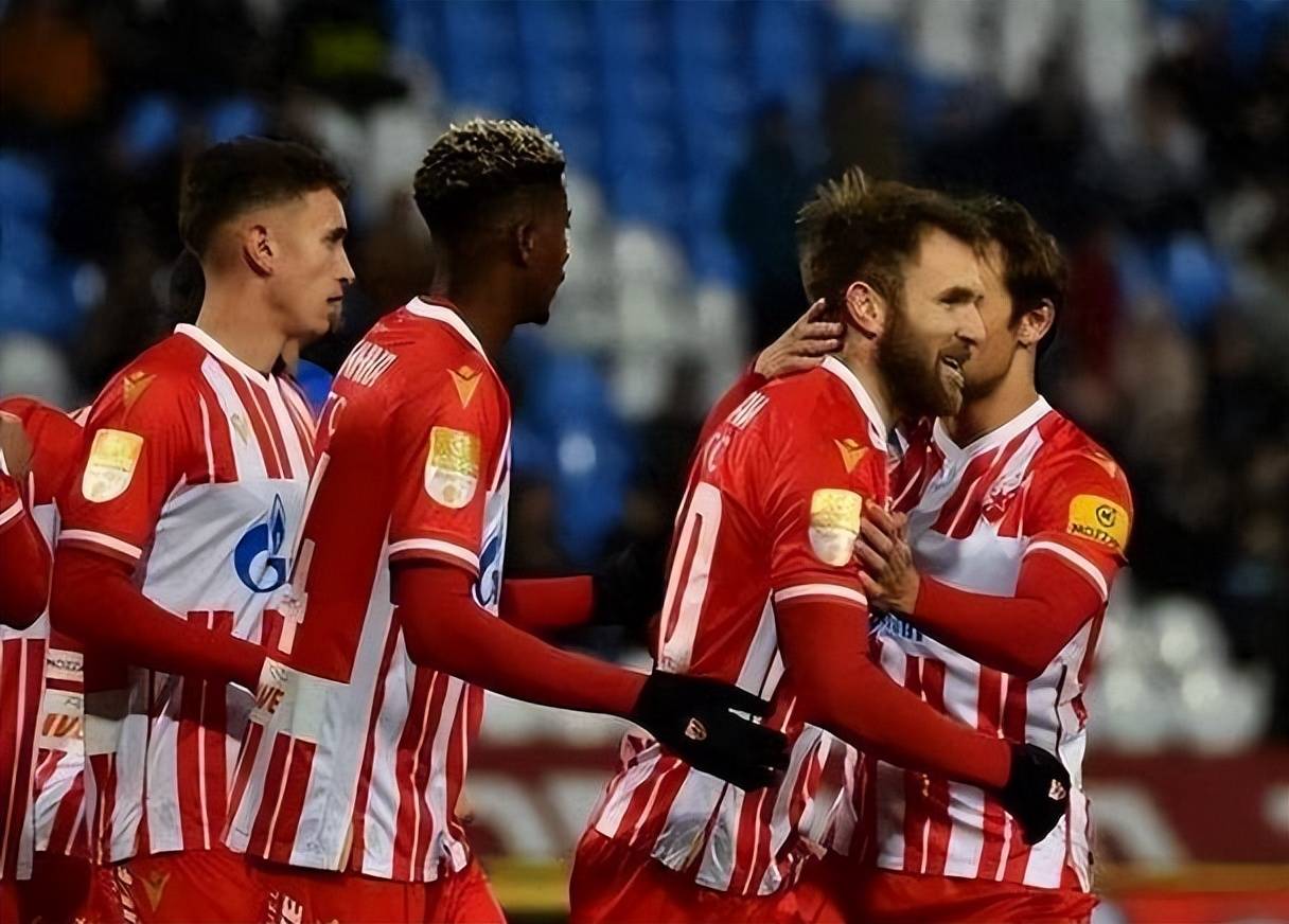 进攻战术调整，球队积极寻找破门机会