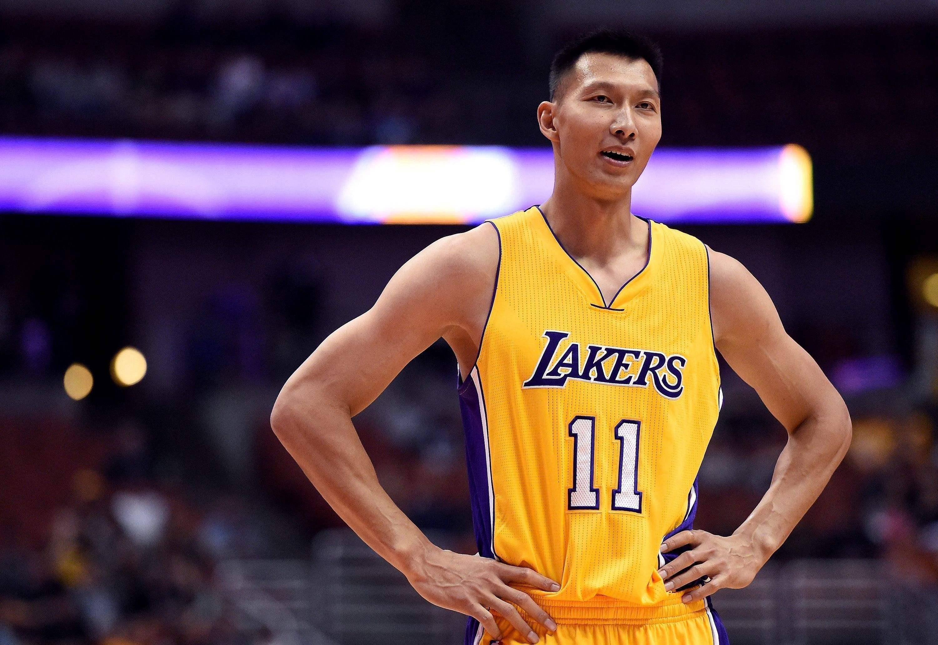 篮球明星代言时尚品牌大热