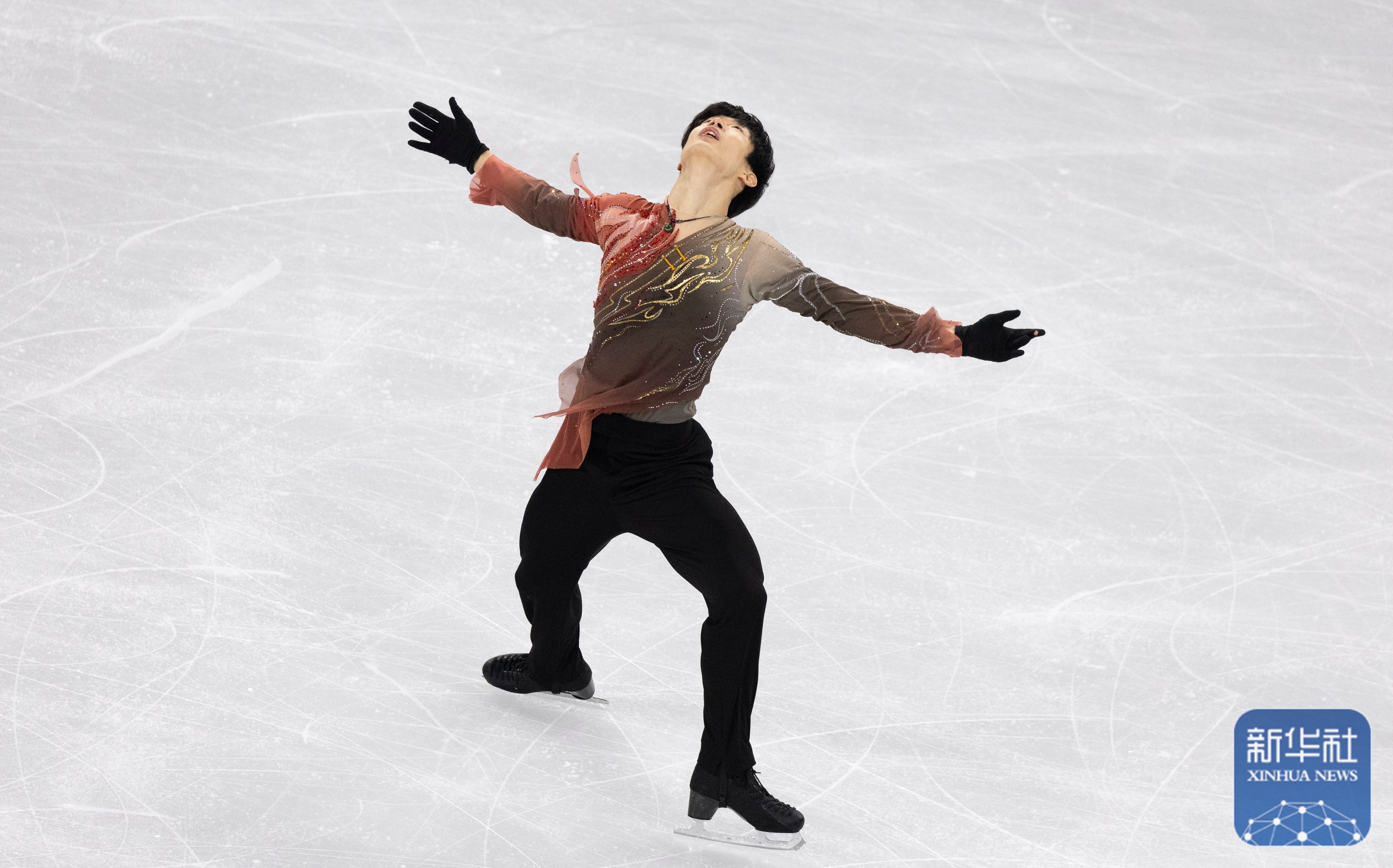 出色表现赢得掌声，瞬间完美诠释球员魅力