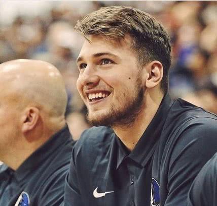 尼克斯终结连败，小乔丹再次表现出色