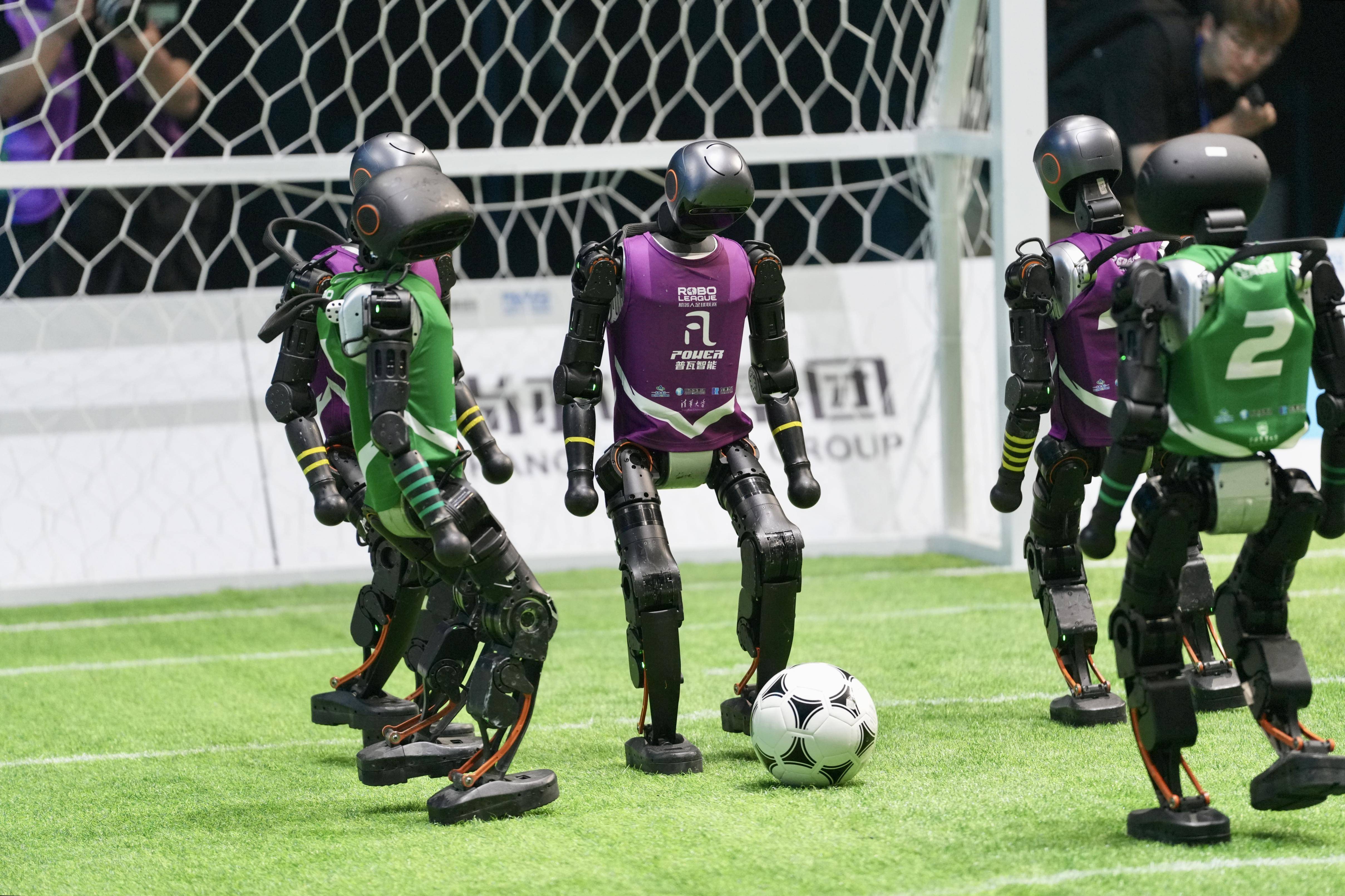 国内足球职业联赛赛场精彩连连