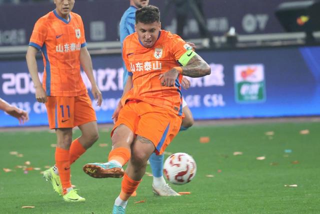 申花客场失利，争冠形势趋于严峻