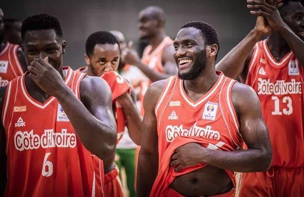 河南男篮战胜强劲对手，晋级次轮