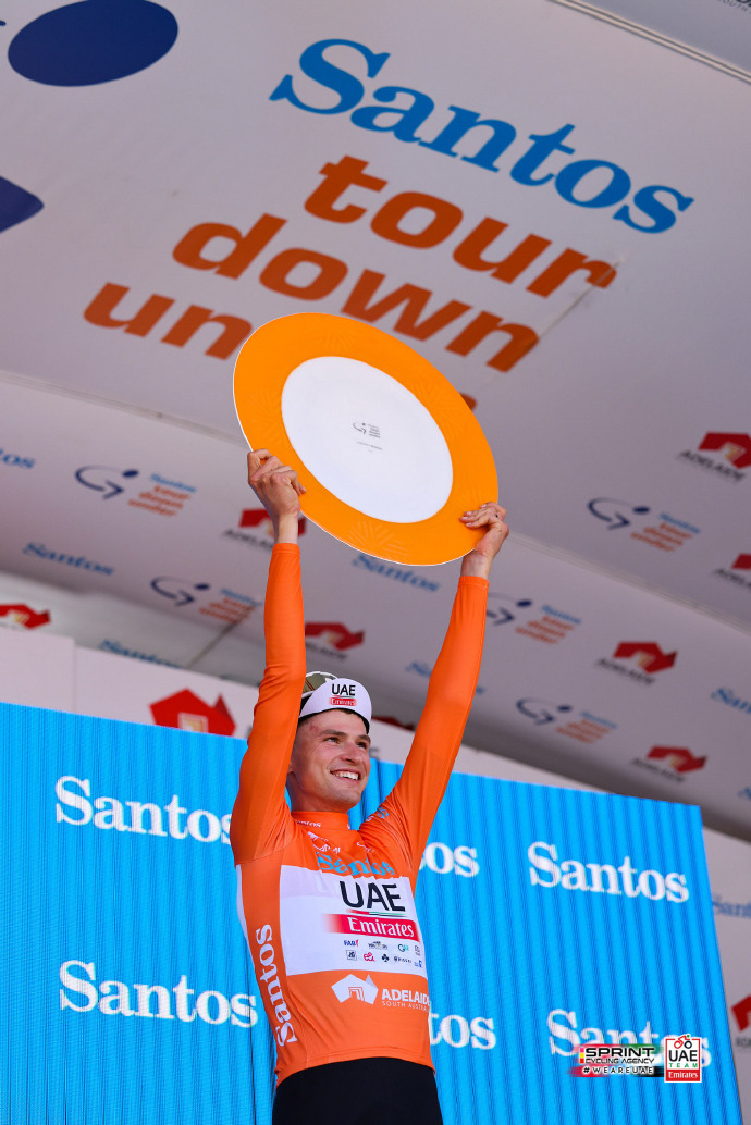 FB体育官方网站-阿联酋选手医能挡，展现出色表现