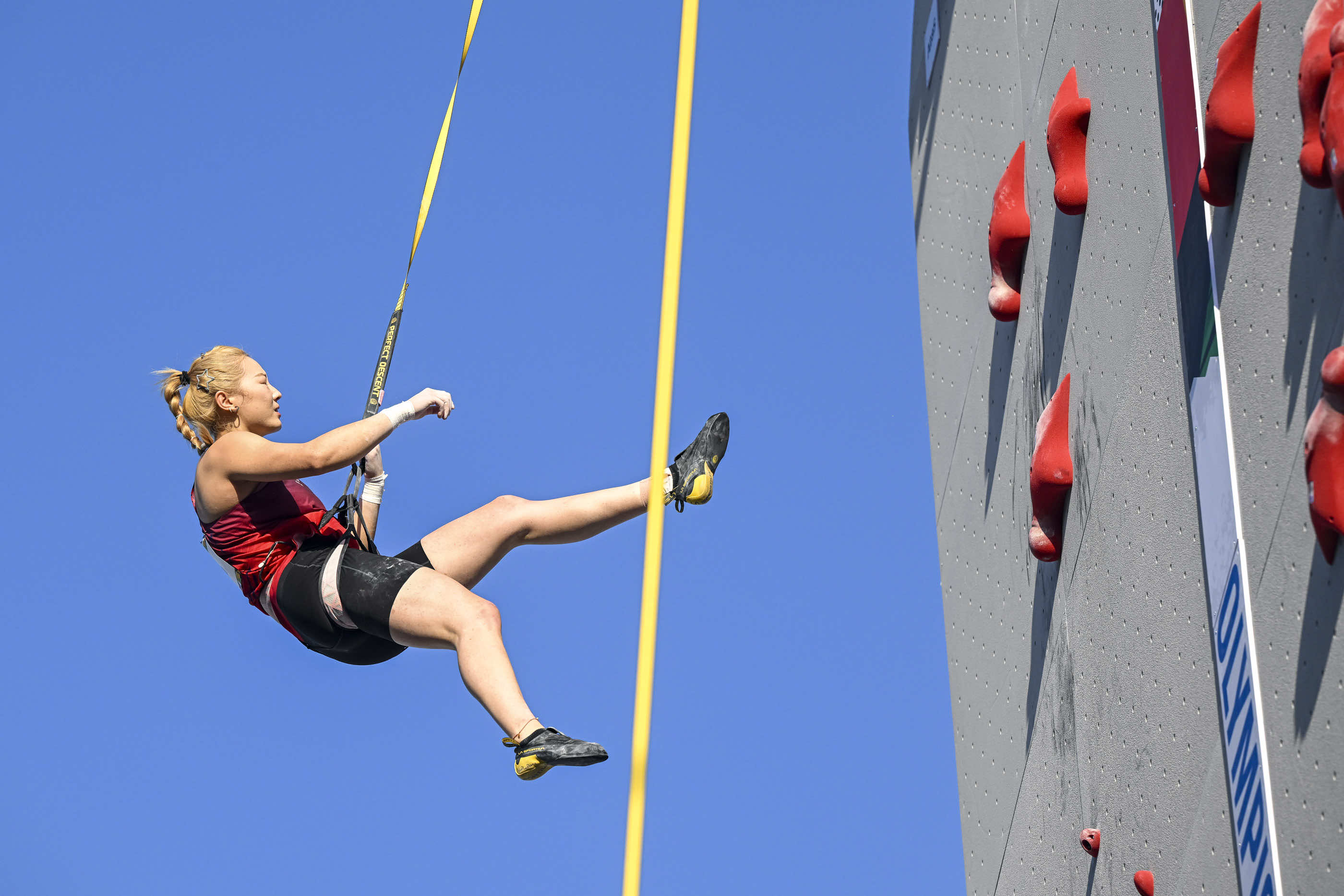 比赛中的精彩瞬间让人目瞪口呆