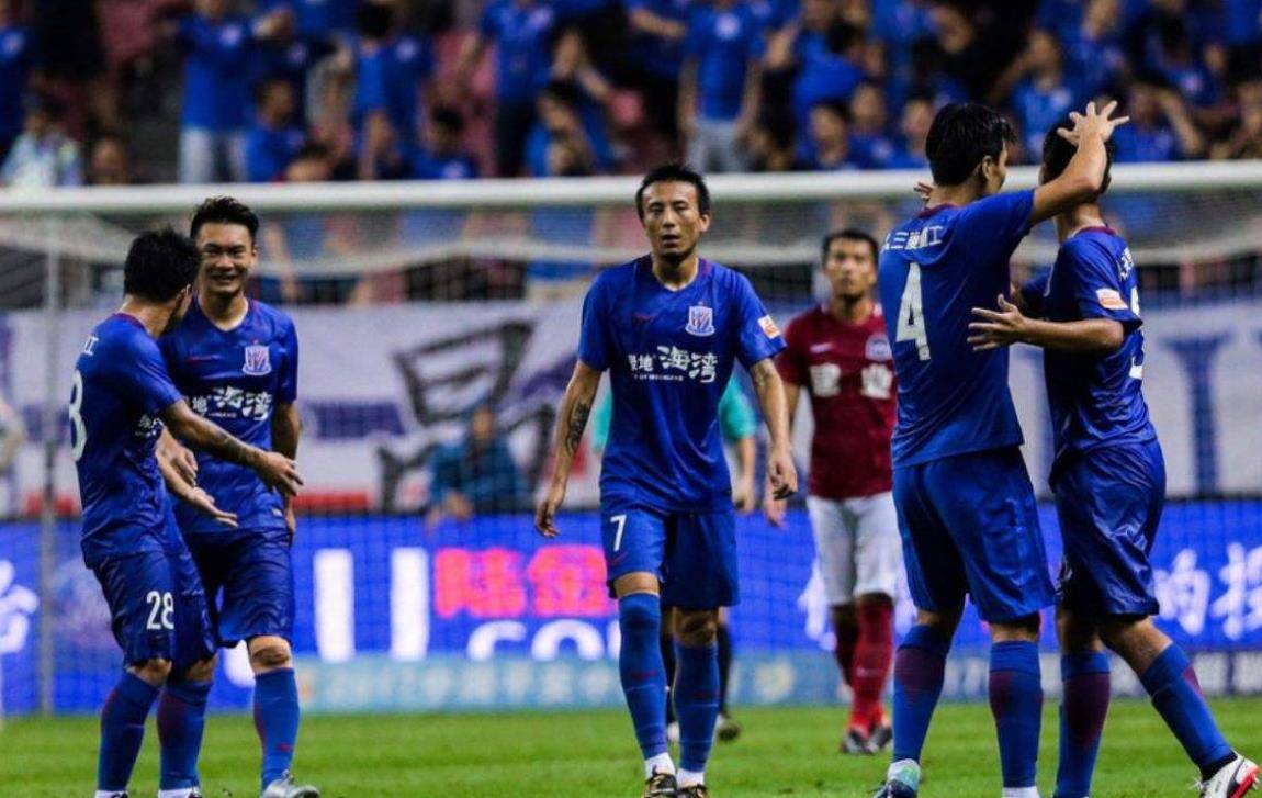 重要赛场上球队取得压倒性胜利，实力惊人