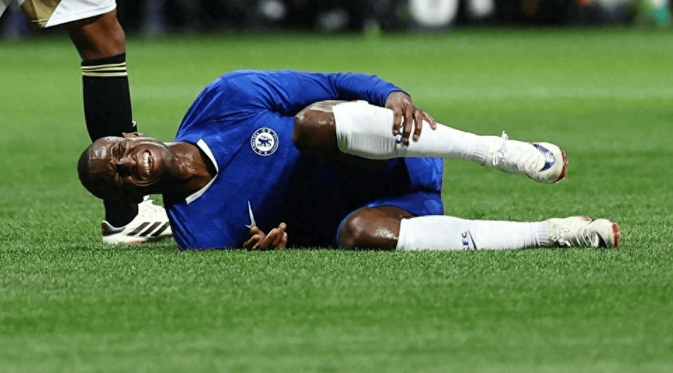 前锋突然离队，引发球迷猜想