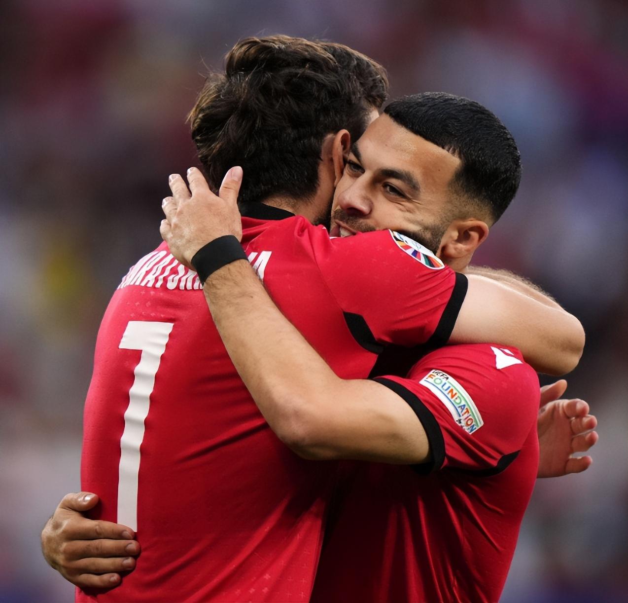 欧预赛比赛：葡萄牙小将传射破门，火力全开