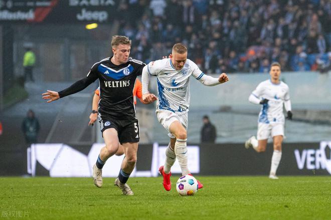 皇家社会在比赛中展现出色表现赢得胜利