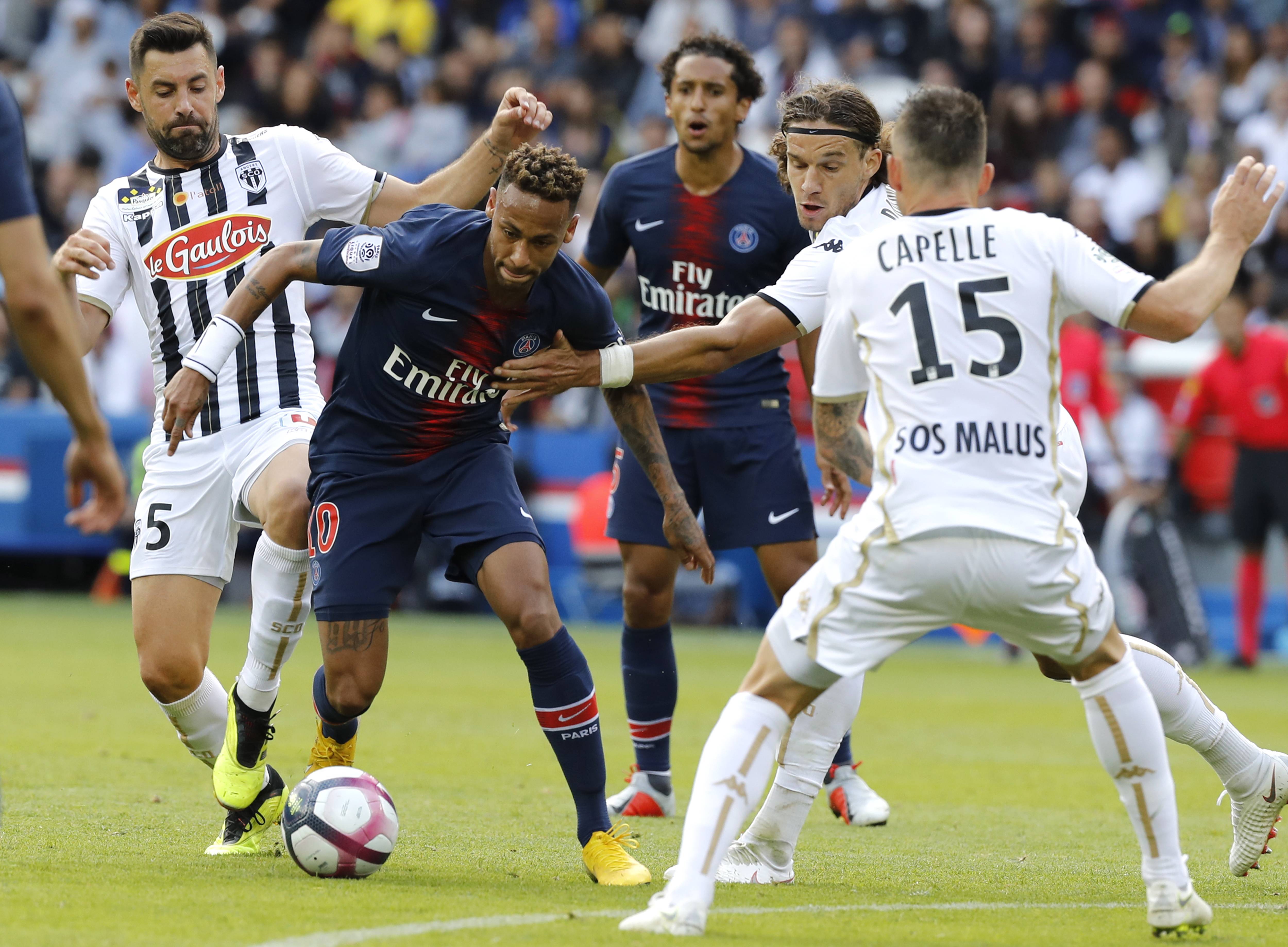 FB体育官网-巴黎圣日耳曼士气高涨，胜利在望