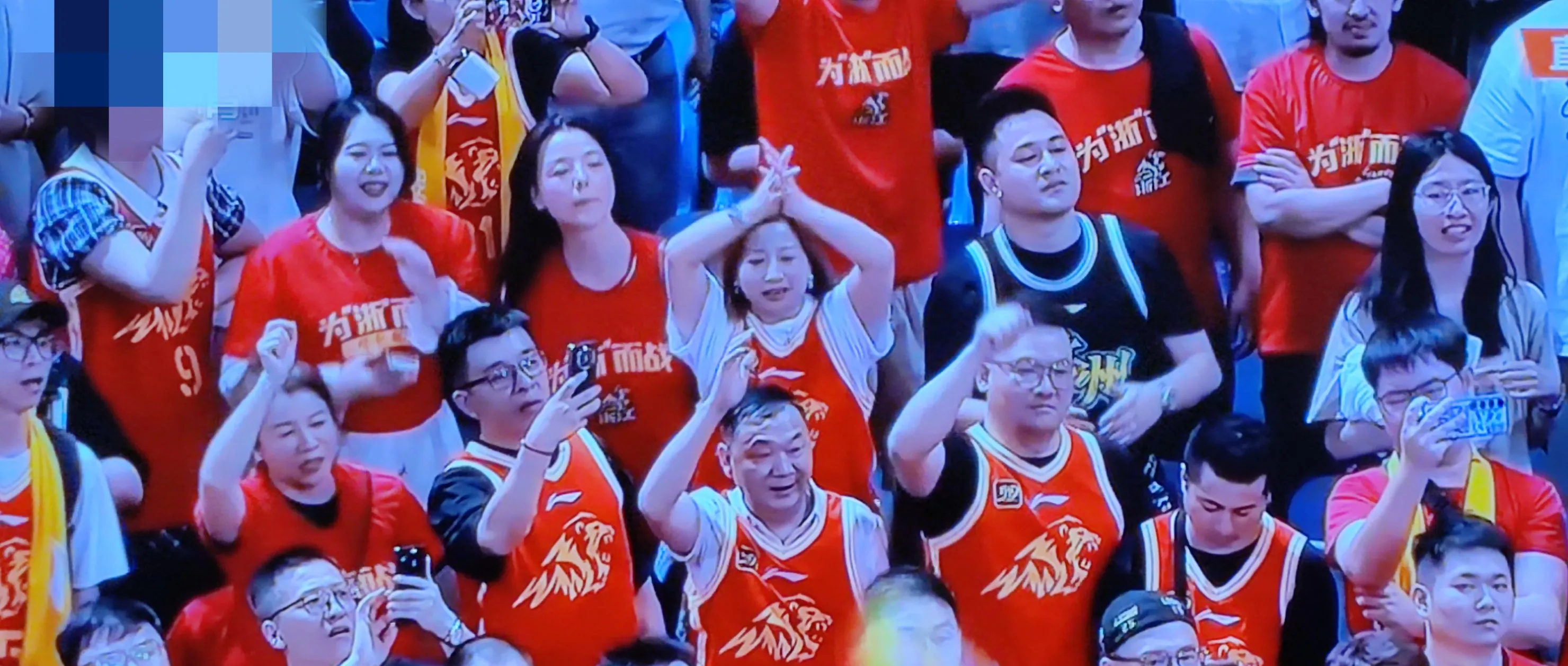 关键时刻表现出色,关键球员成为功臣 关键时刻表现出色,关键球员成为功臣