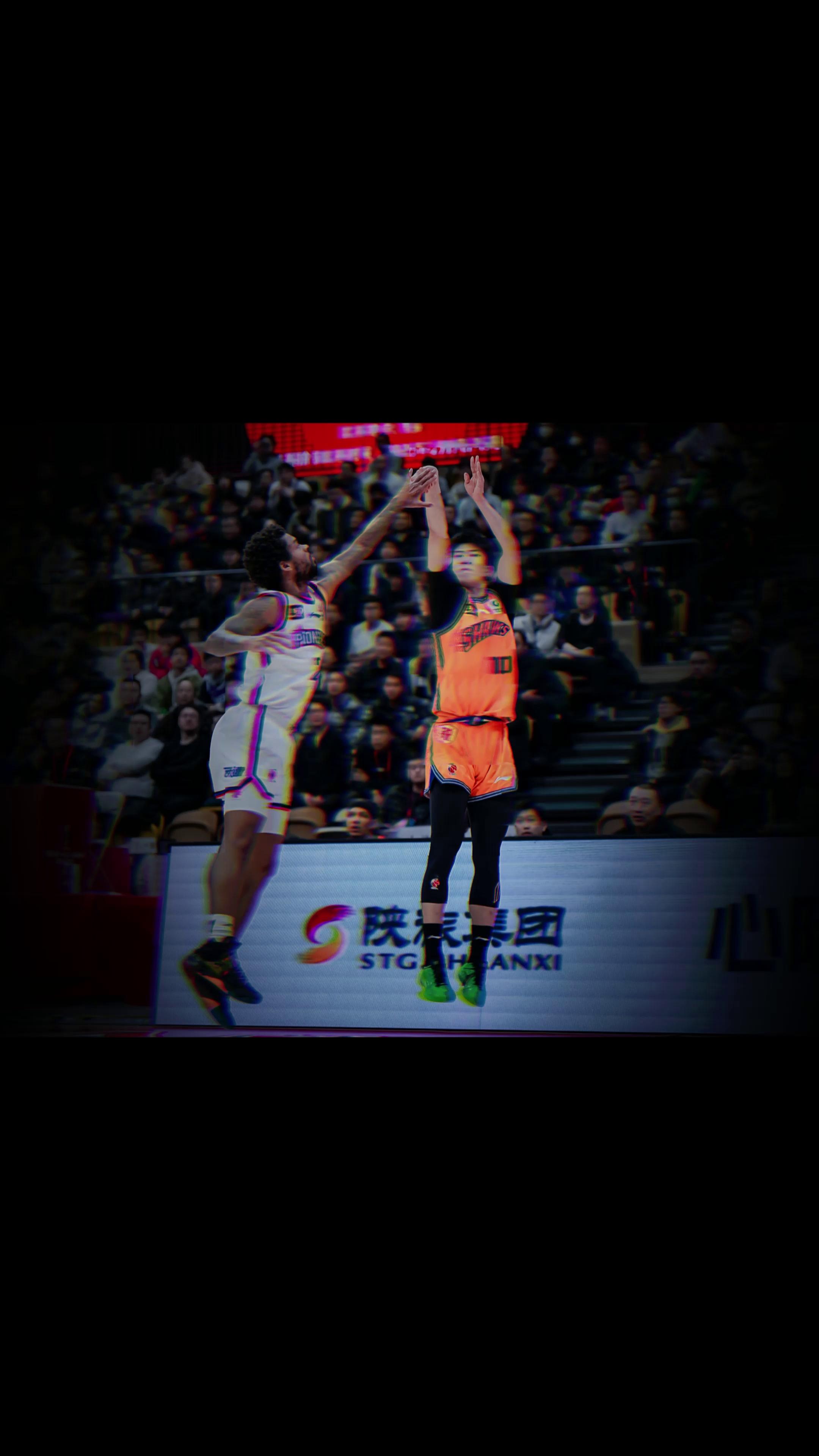 新秀崛起！年轻队员舞动，爆发潜能