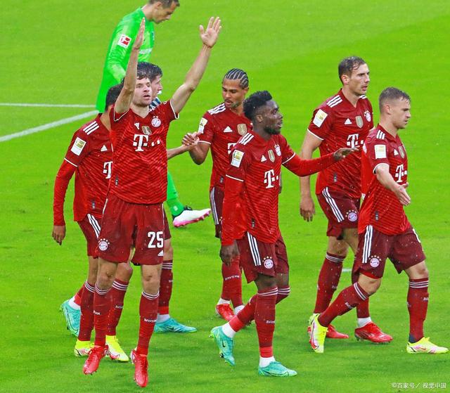 德国联赛季后赛，拜仁慕尼黑迎战柏林狂欢