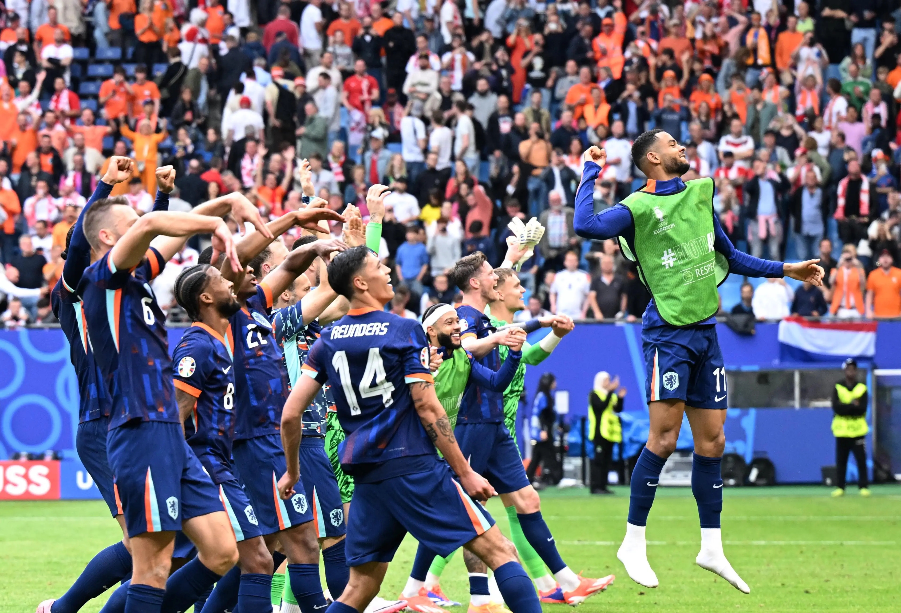 FB体育-高水平足球联赛即将掀起新一轮激烈角逐