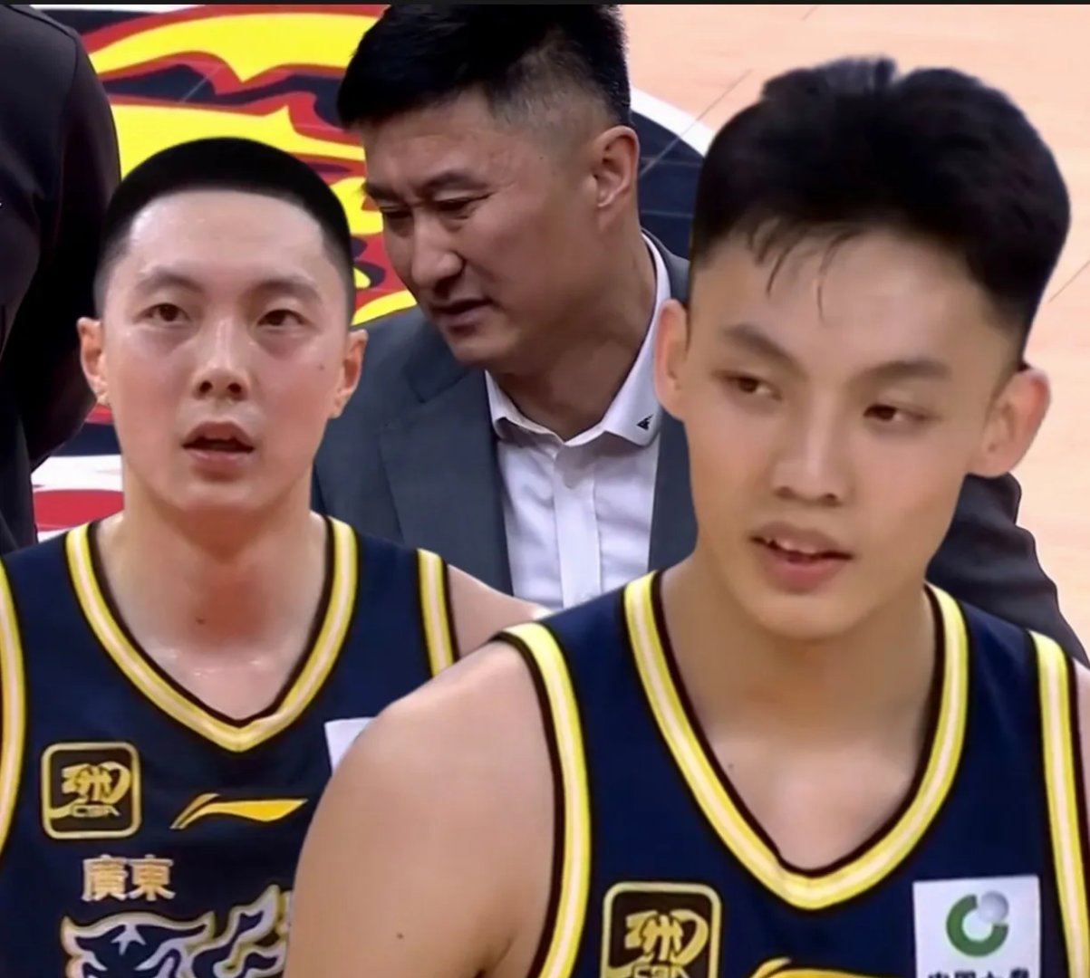 FB体育官网-广东队主教练盛赞球员表现，连胜成果