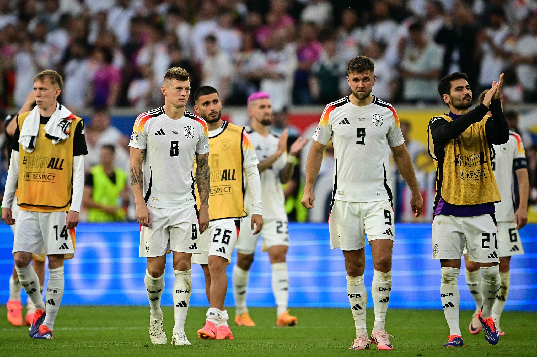 FB体育官网-德国强队大胜晋级，展现霸气